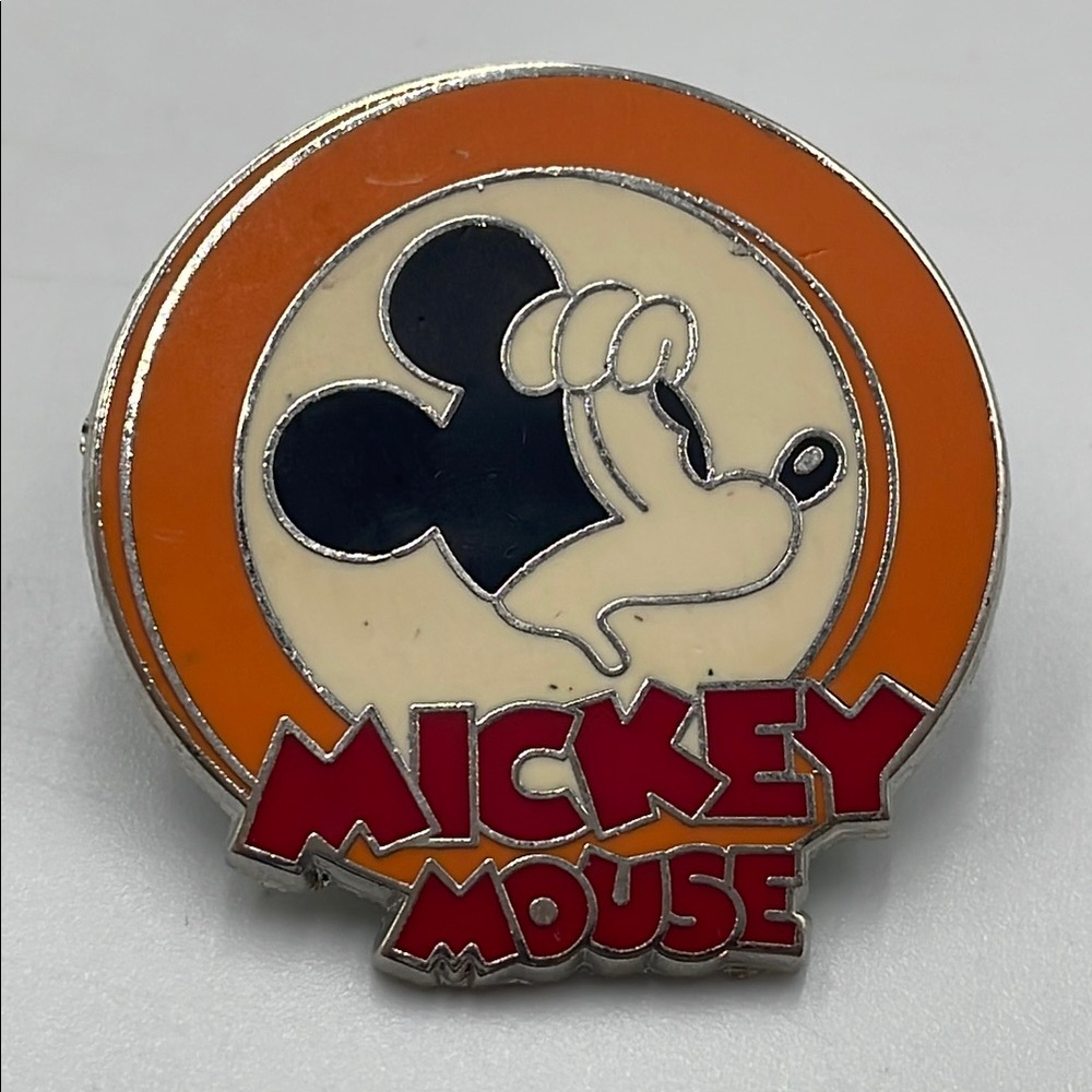 Disney Trading Pin 2010 Mickey Mouse  Hand on Head  Disney Parks  Pre-Owned